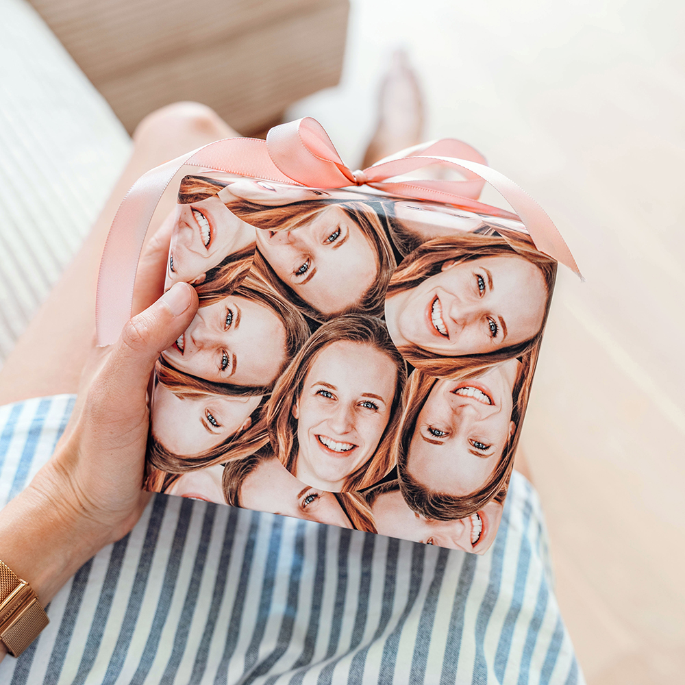 Papel de regalo personalizado con caras