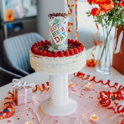 Cake Stand with Pop-Up Gift Box