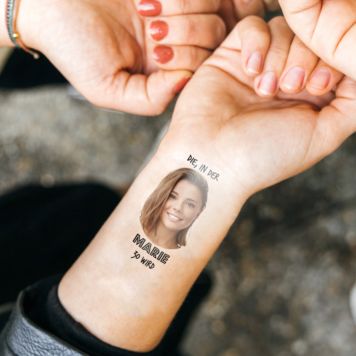 Personalisierbare Tattoos 4er Set mit Gesicht und Text - Design